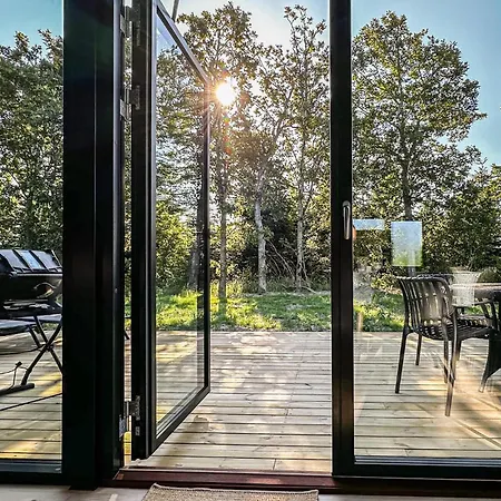 3 Bedroom Beautiful In Feriehus
